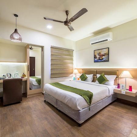 Treebo Nestlay Casa Hotel Ченай Екстериор снимка
